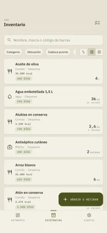 La pantalla de inventario de Hardtack: lista de artículos con categoría, lugar de almacenamiento, calorías y días restantes antes de la caducidad.